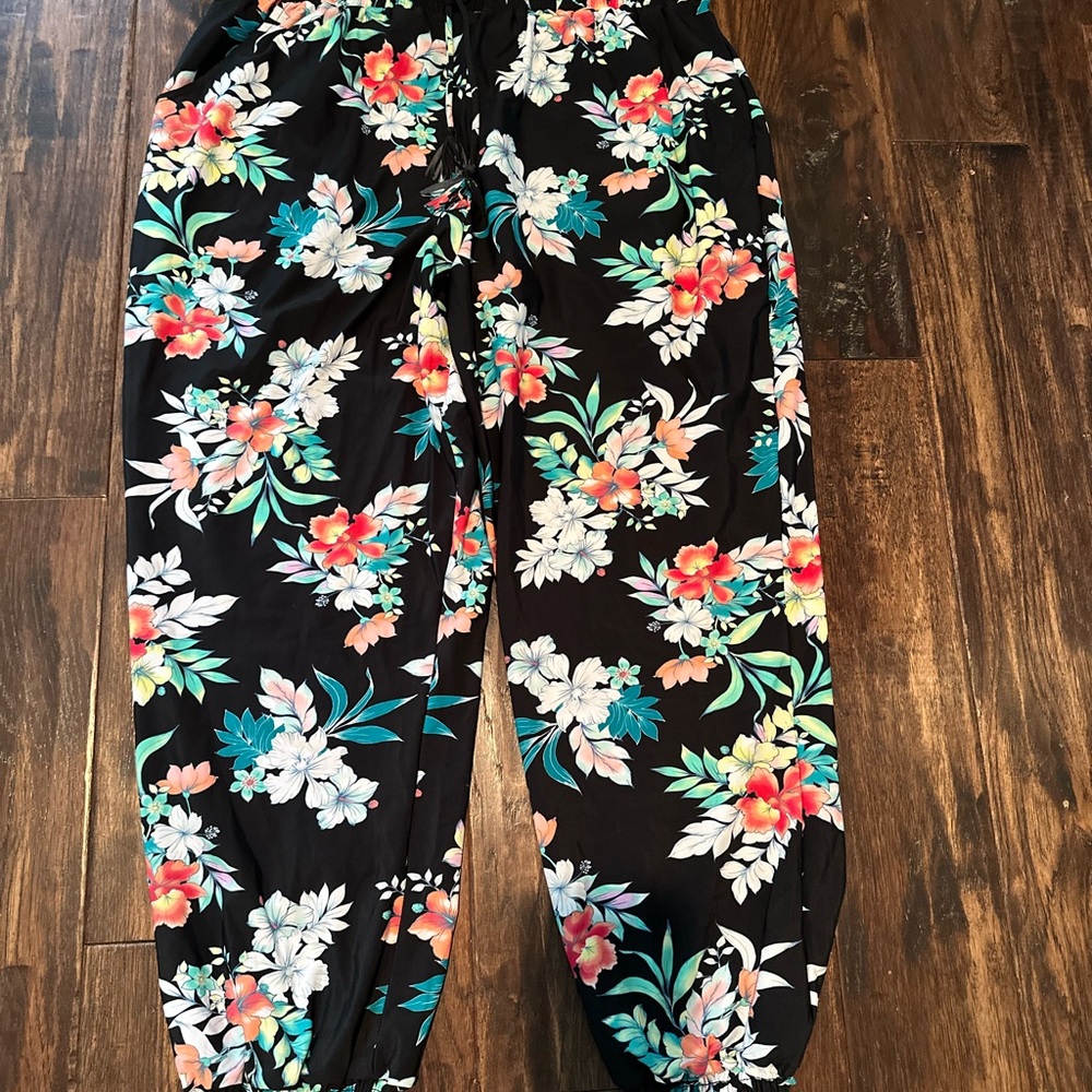 Tommy Bahama Black Floral island joggers new large